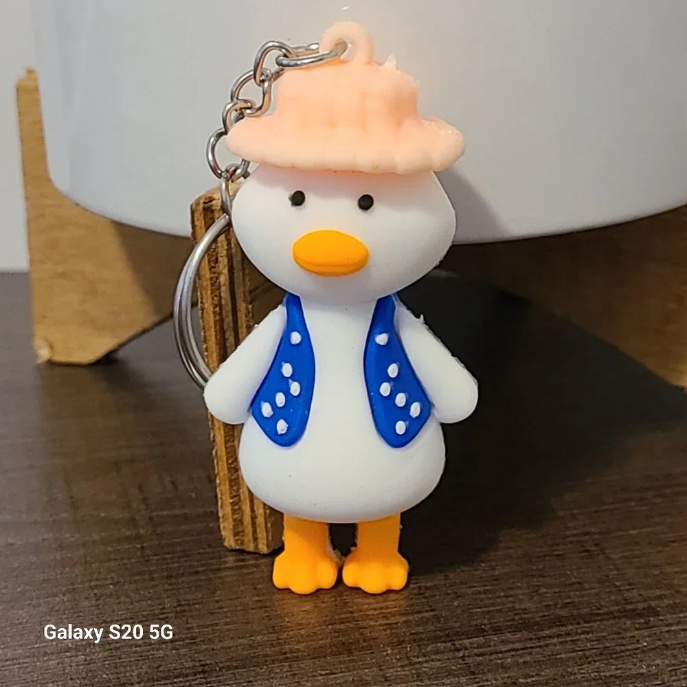 Unbranded‎ Duck Keychain Multi-Color NEW Collectible School Home Auto Gym Office